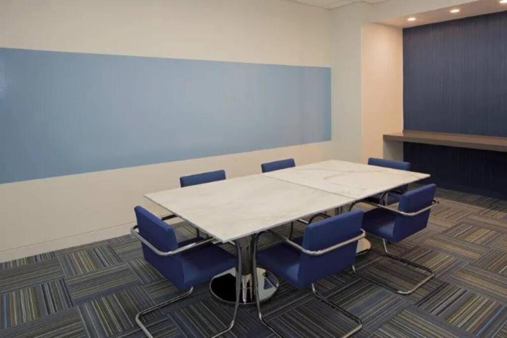 Elegant Apartment W Views At Crystal City 알링턴 외부 사진