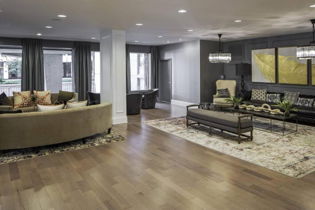 Elegant Apartment W Views At Crystal City 알링턴 외부 사진