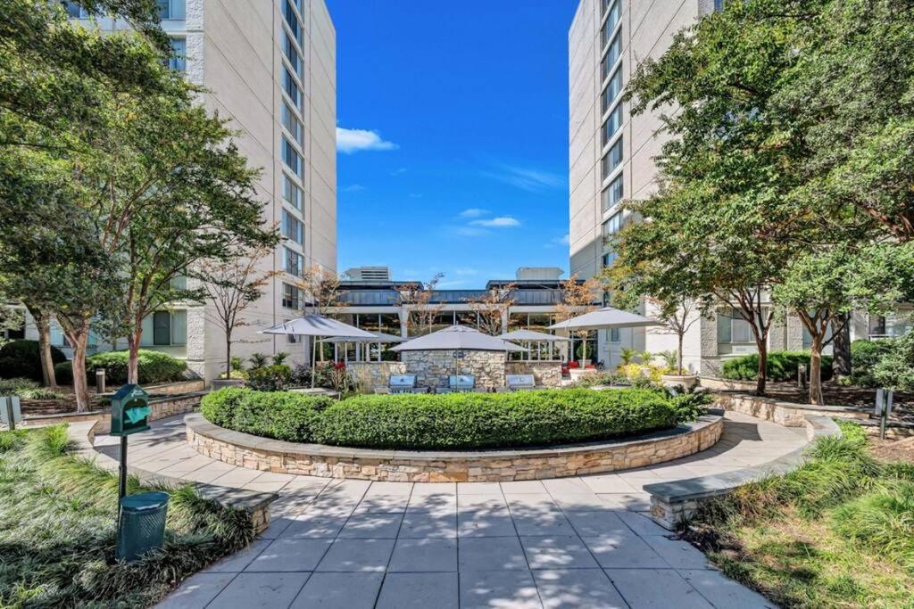 Elegant Apartment W Views At Crystal City 알링턴 외부 사진