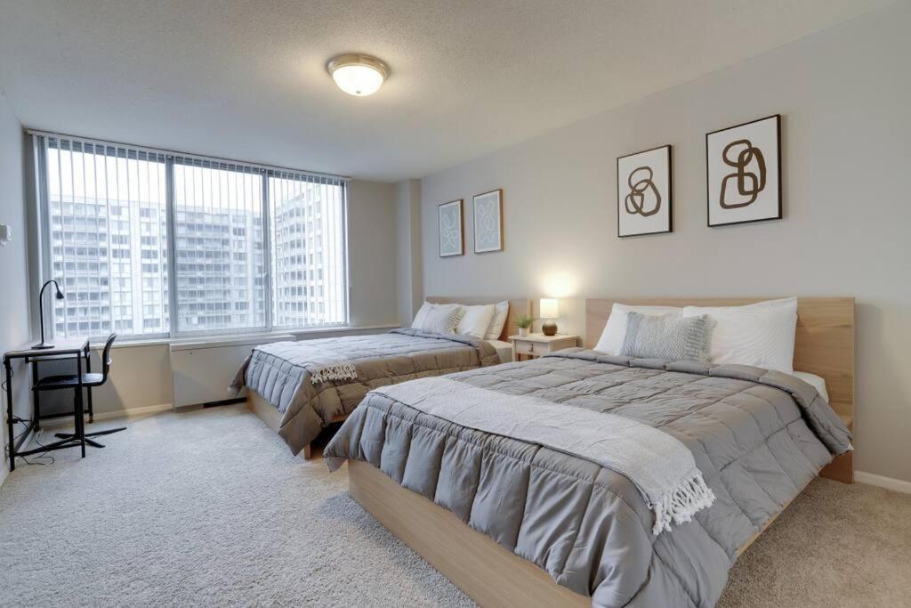 Elegant Apartment W Views At Crystal City 알링턴 외부 사진