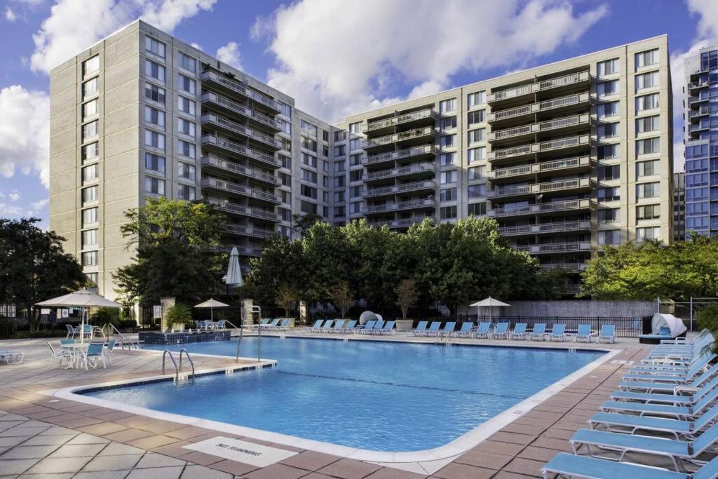 Elegant Apartment W Views At Crystal City 알링턴 외부 사진