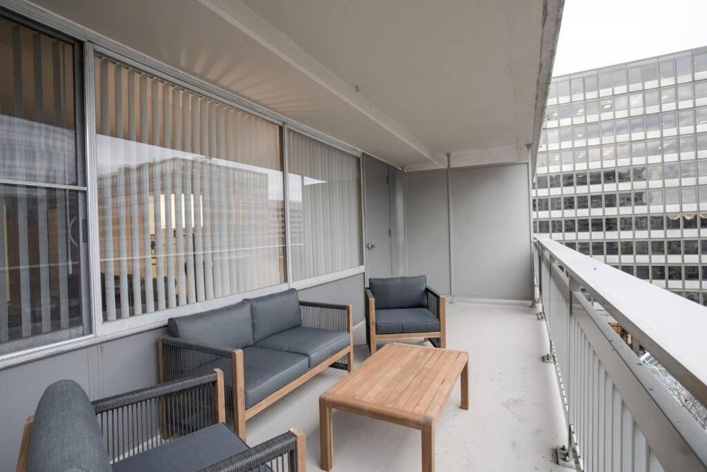 Elegant Apartment W Views At Crystal City 알링턴 외부 사진